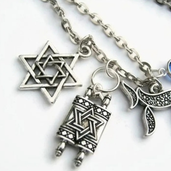 COLLECTABLE JEWISH CHARM RARE FIND SILVER NECKLACE FEATURE JEWISH STAR,C… - Picture 2 of 3